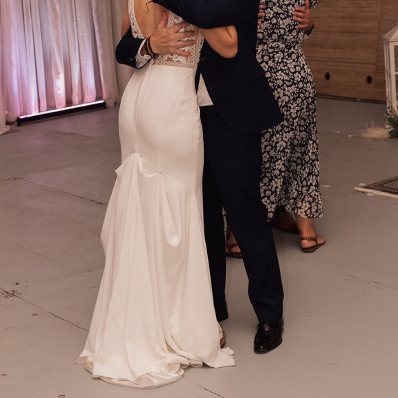 MIKAELLA Wedding Dress - Picture 9 of 9